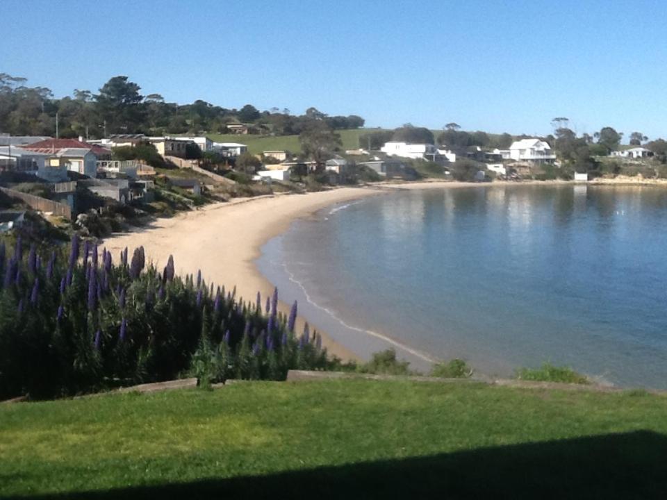 Beach Buoy Opossum Bay South Arm Экстерьер фото