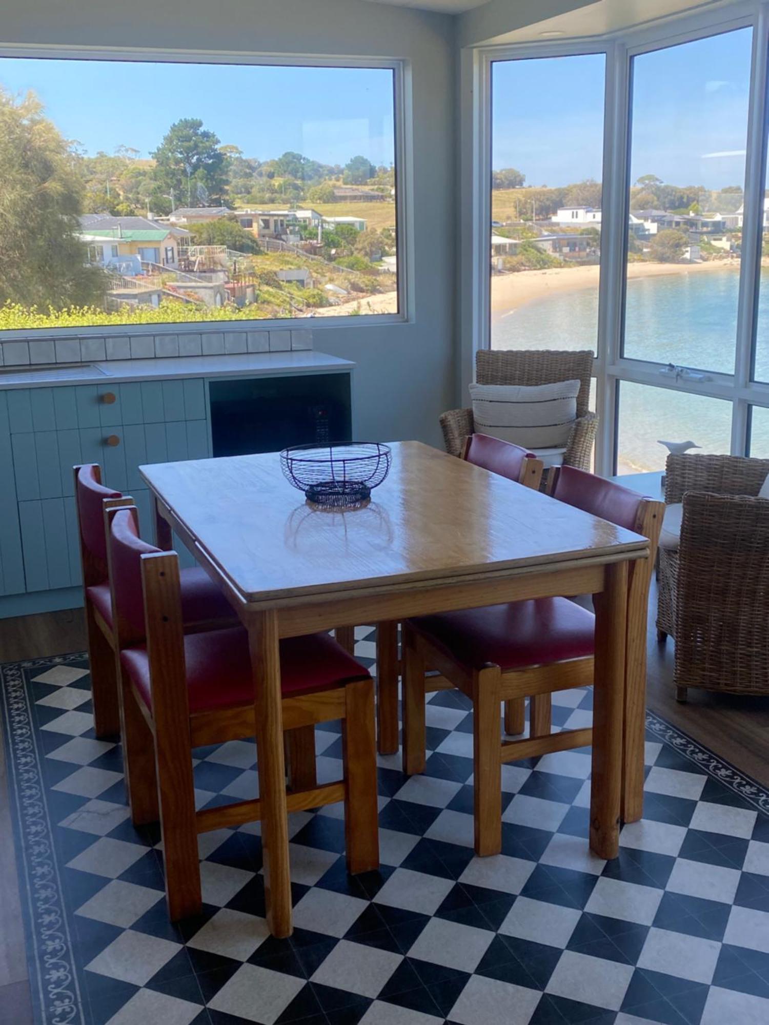 Beach Buoy Opossum Bay South Arm Экстерьер фото