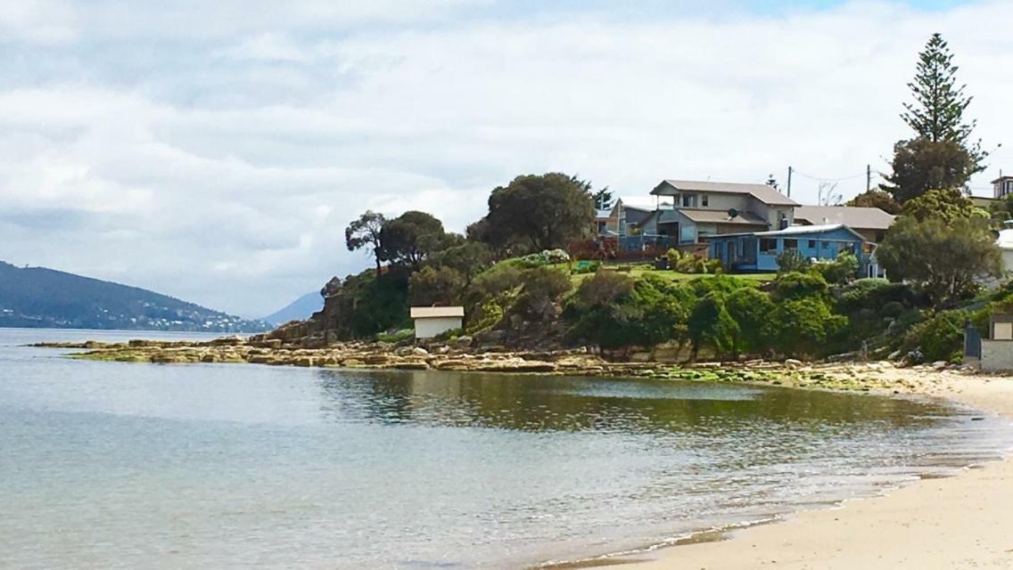 Beach Buoy Opossum Bay South Arm Экстерьер фото
